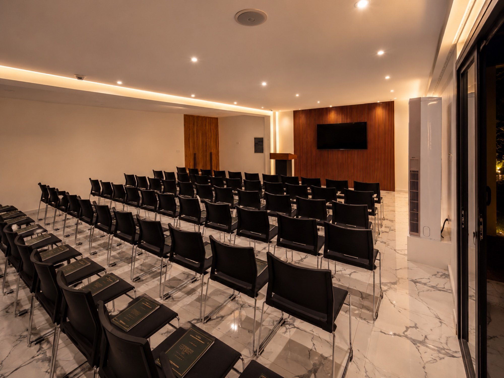 La grande salle — configuration théâtre